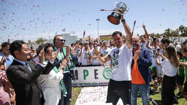 Juventud Torremolinos CF won the Third Divison RFEF and promoted to the Second Division RFEF